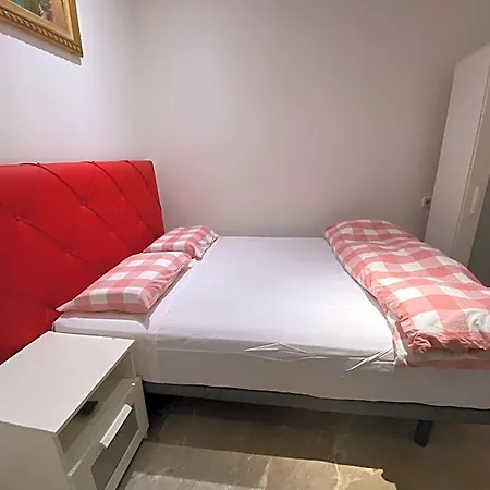 Hostel Granvia 628 *