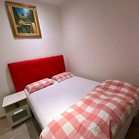 Granvia 628 Hostel *
