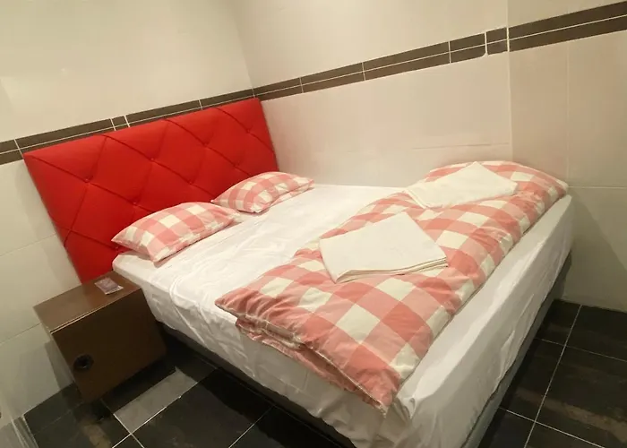 Granvia 628 Hostel *